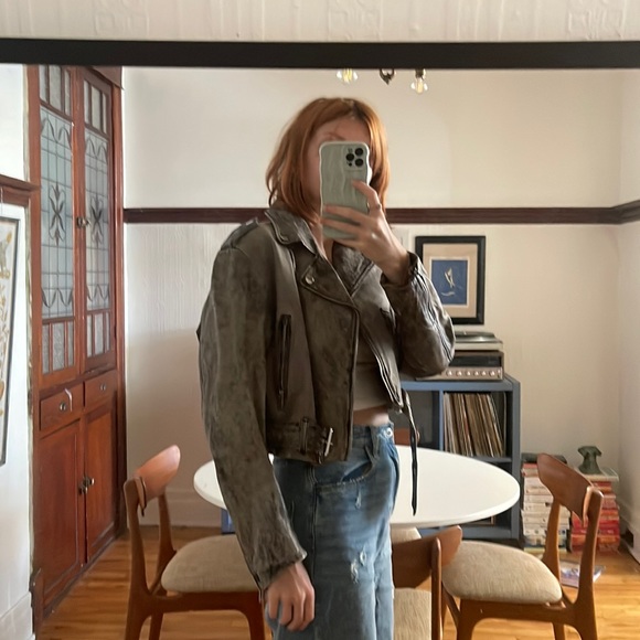 Cropped Leather Jacket - Picture 3 of 5